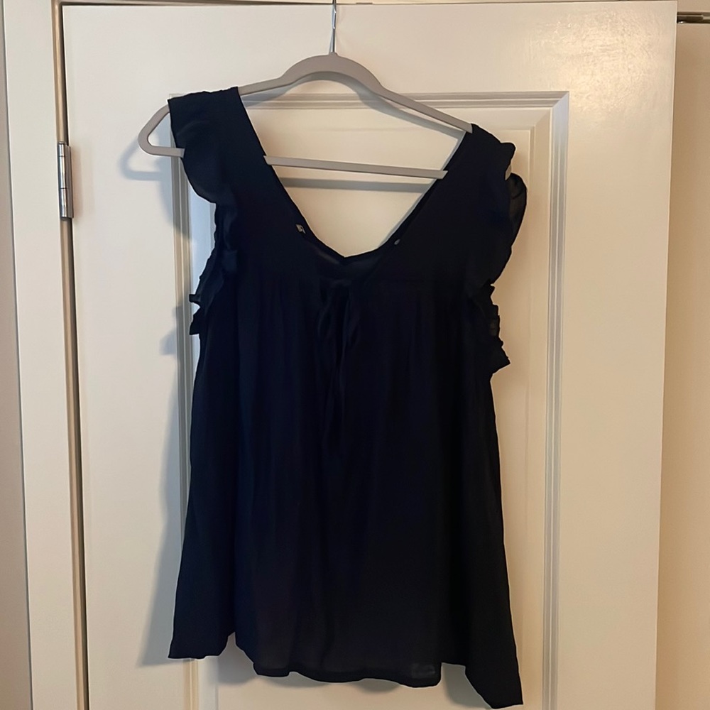 Black ruffle cap sleeve transparent hi-low dress shirt